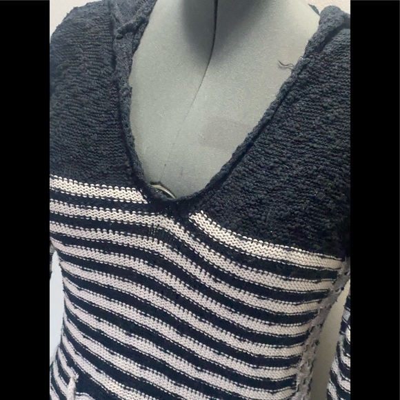 Roxy Striped Knit Sweater w Hood - Picture 4 of 9